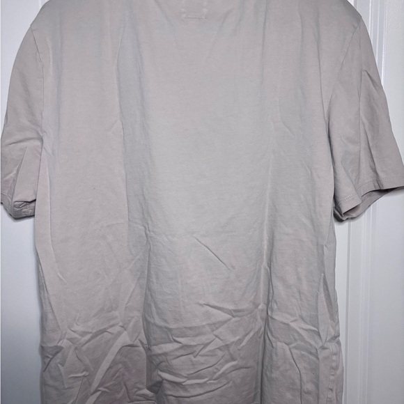 GUESS Men's Beige T-Shirt - Picture 4 of 4